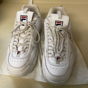 selling size 6 1/2 fila’s (shirt comes with shoes)